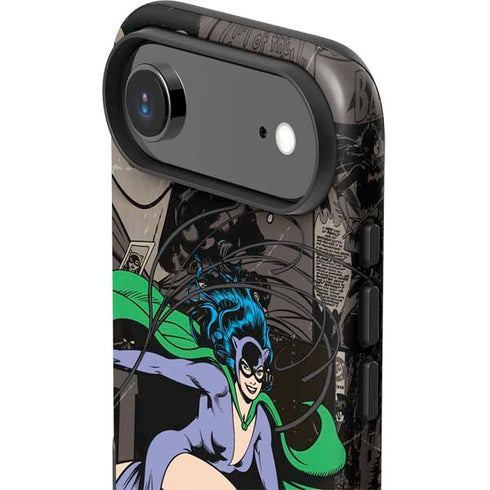 DC Comics Catwoman Vintage Action Pose Pattern iPhone 17 Air Impact Case