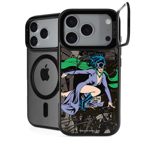 DC Comics Catwoman Vintage Action Pose Pattern iPhone 17 Pro Max Kickstand Case