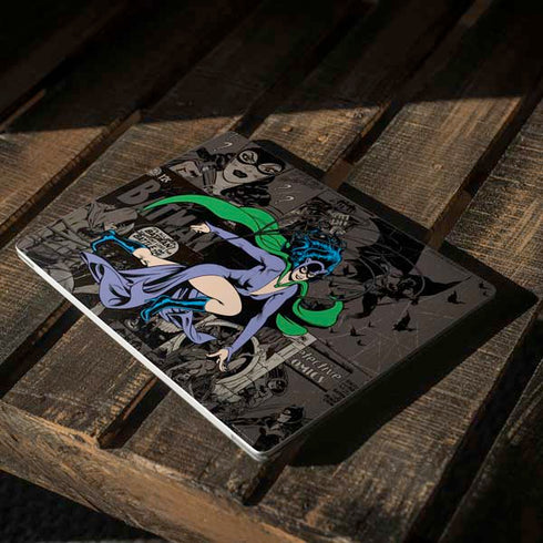 DC Comics Catwoman Vintage Action Pose Pattern Surface Laptop 2 Skin