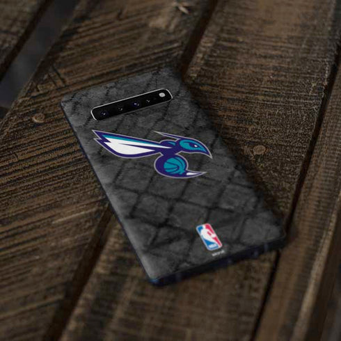 NBA Charlotte Hornets Dark Rust Galaxy S10 Skin