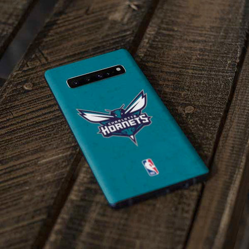 NBA Charlotte Hornets Distressed Galaxy S10 Plus Skin