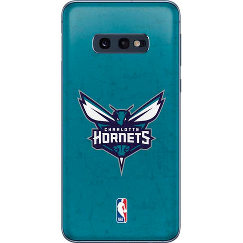 NBA Charlotte Hornets Distressed Galaxy S10e Skin