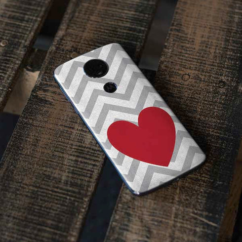 Chevron Heart Moto E5 Plus Skin
