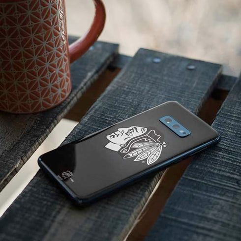 NHL Chicago Blackhawks Black Background Galaxy S10e Skin
