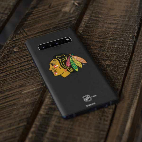 NHL Chicago Blackhawks Distressed Galaxy S10 Plus Skin