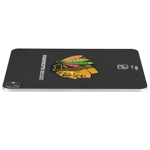 NHL Chicago Blackhawks Distressed iPad Pro 13in M4 (2024) Skin