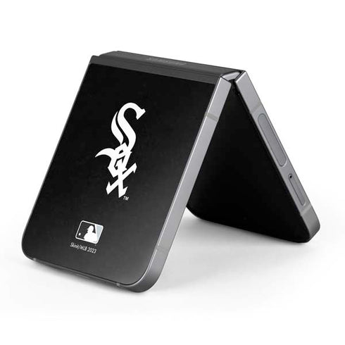 MLB Chicago White Sox - Solid Distressed Galaxy Z Flip6 Skin