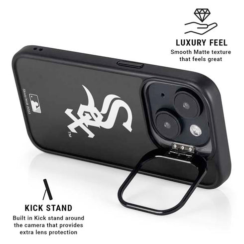 MLB Chicago White Sox - Solid Distressed iPhone 14 Kickstand Case