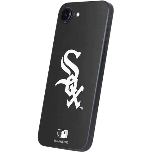 MLB Chicago White Sox - Solid Distressed iPhone 16e Skin