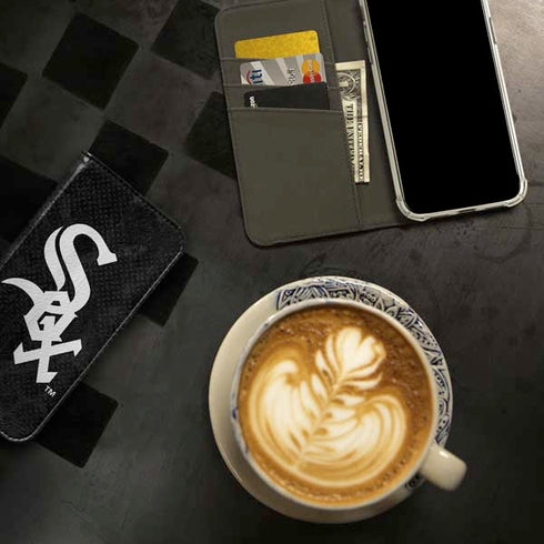 MLB Chicago White Sox Dark Wash iPhone 15 Pro Folio Case