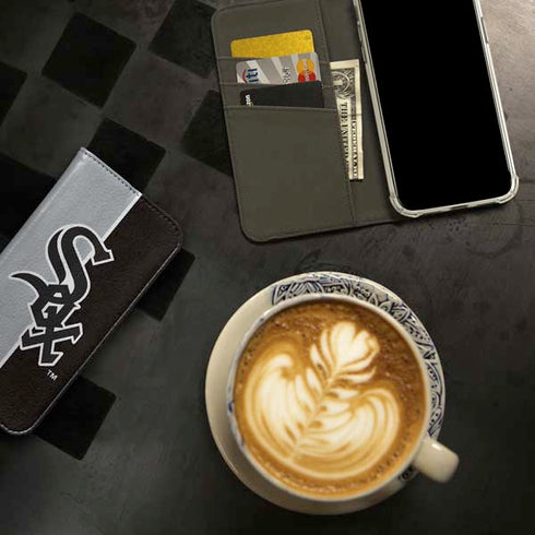 MLB Chicago White Sox Split iPhone 15 Plus Folio Case