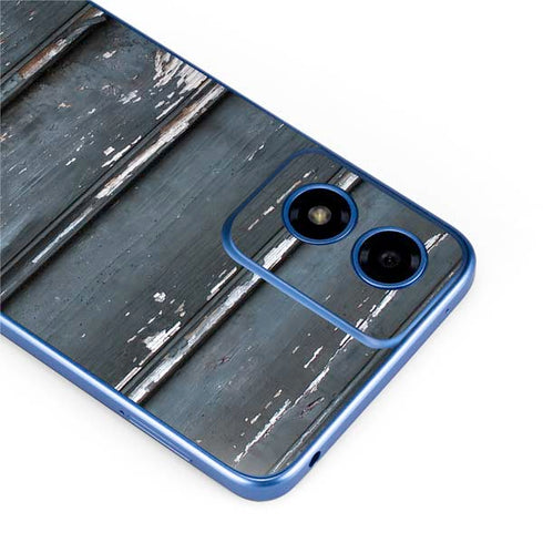 Chipped Blue Wood Moto G Play 4G (2024) Skin