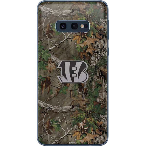 NFL Cincinnati Bengals Realtree Xtra Green Camo Galaxy S10e Skin