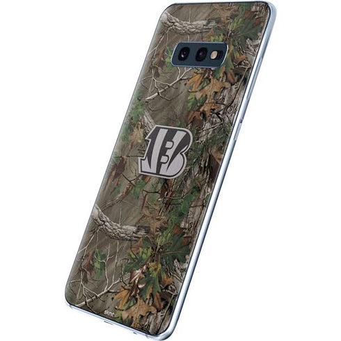 NFL Cincinnati Bengals Realtree Xtra Green Camo Galaxy S10e Skin