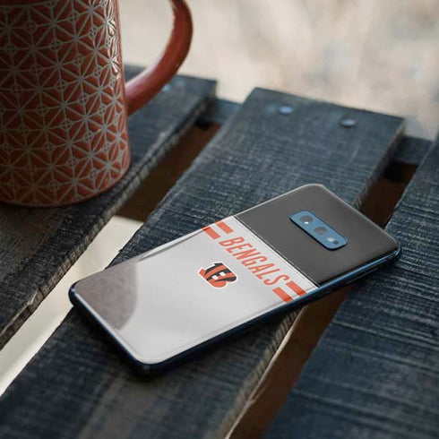NFL Cincinnati Bengals White Striped Galaxy S10e Skin