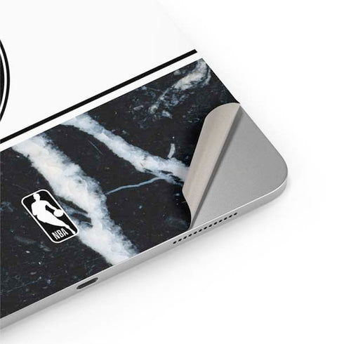 NBA Cleveland Cavaliers Marble iPad Pro 13in M4 (2024) Skin