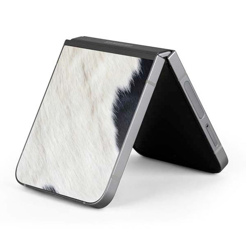 Cow Galaxy Z Flip6 Skin