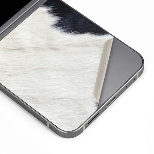 Cow Galaxy Z Flip6 Skin