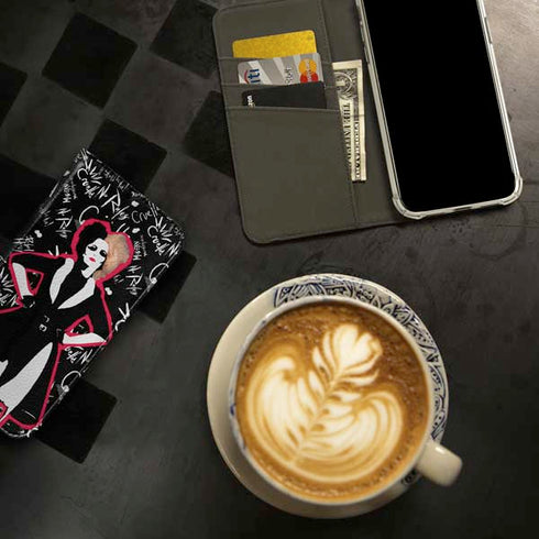 Disney Cruella (2021) Animated Pattern iPhone 15 Pro Folio Case