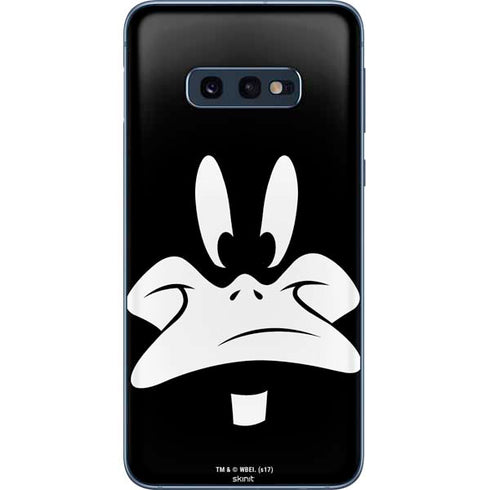 Looney Tunes Daffy Duck Plain Black and White Galaxy S10e Skin