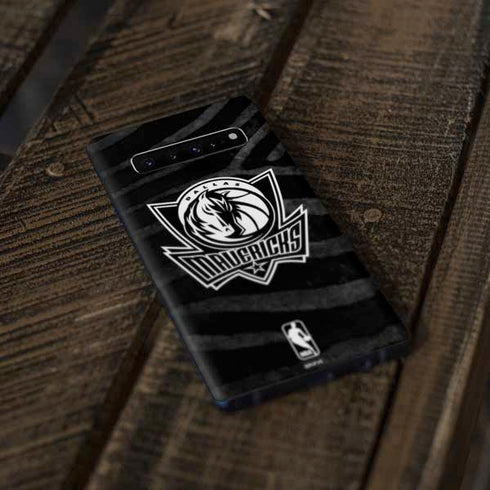 NBA Dallas Mavericks Black Animal Print Galaxy S10 Skin