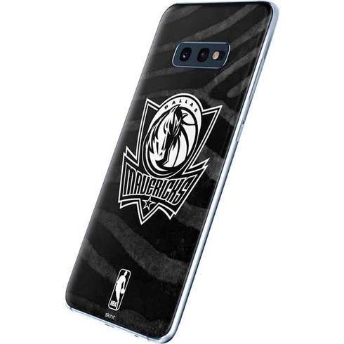 NBA Dallas Mavericks Black Animal Print Galaxy S10e Skin