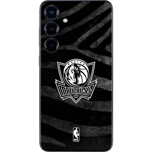 NBA Dallas Mavericks Black Animal Print Galaxy S24 Plus Skin