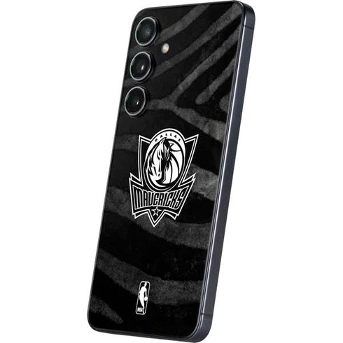 NBA Dallas Mavericks Black Animal Print Galaxy S25 Skin