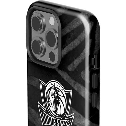 NBA Dallas Mavericks Black Animal Print iPhone 15 Pro Impact Case