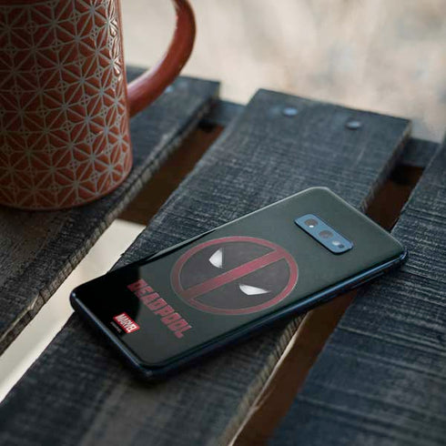 Marvel Deadpool Legacy Deadpool Logo Galaxy S10e Skin
