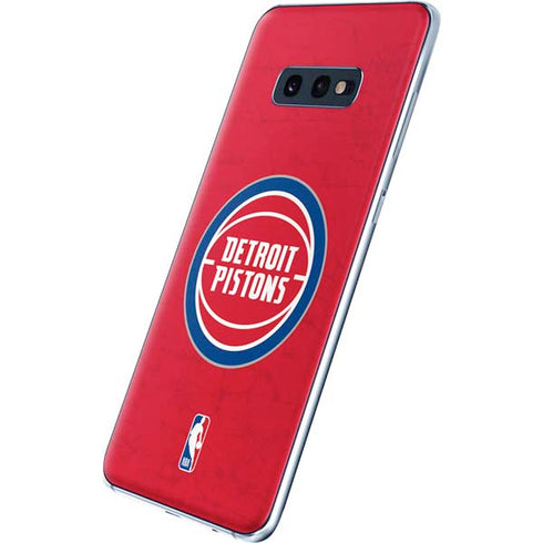 NBA Detroit Pistons Distressed Galaxy S10e Skin