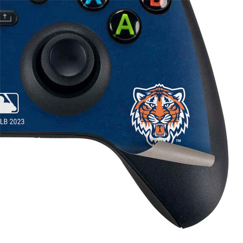 MLB Detroit Tigers - Solid Distressed Xbox Series X Bundle Skin