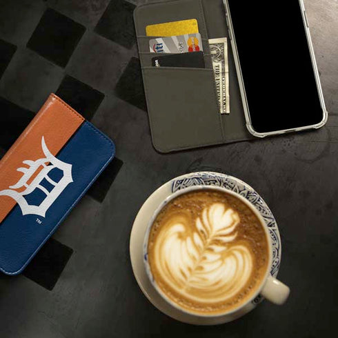MLB Detroit Tigers Split iPhone 15 Pro Folio Case