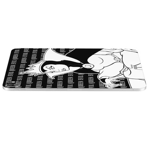 Disney Villains Evil Queen Black and White iPad Pro 13in M4 (2024) Skin
