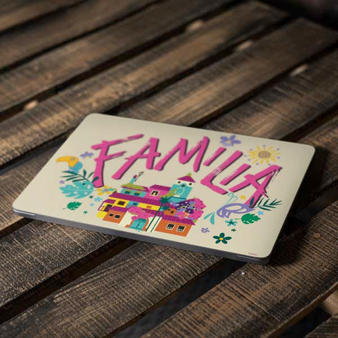 Disney Encanto Familia Apple MacBook Air Skin
