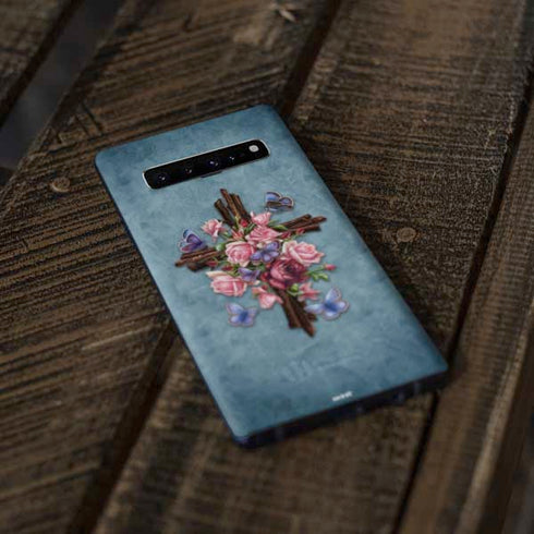Flower Cross by Brigid Ashwood Galaxy S10 Skin