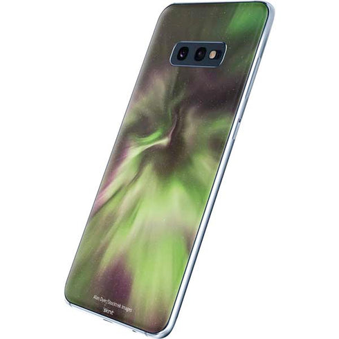StockTrek Full Sky Aurora Galaxy S10e Skin