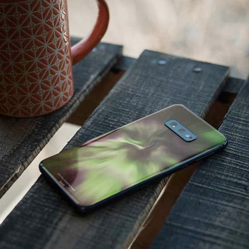 StockTrek Full Sky Aurora Galaxy S10e Skin