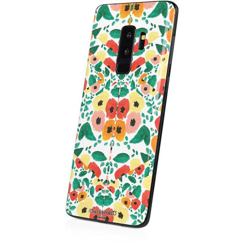 Bouffants and Broken Hearts Geometric Flowers Galaxy S9 Plus Skin
