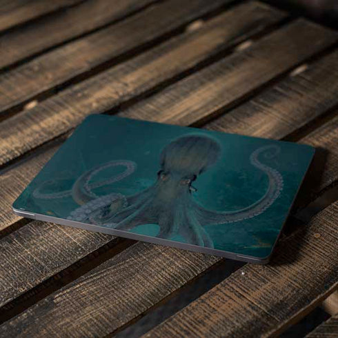 Giant Octopus by Vincent Hie Apple MacBook Air Skin