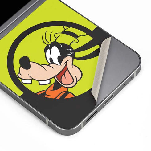 Disney Friends Goofy Galaxy Z Flip6 Skin