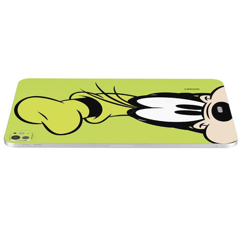 Disney Friends Goofy Up Close iPad Pro 13in M4 (2024) Skin