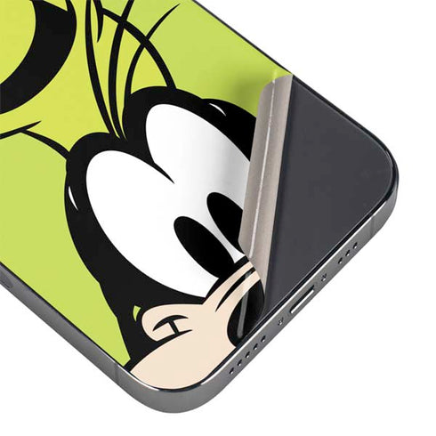 Disney Friends Goofy Up Close iPhone 16 Pro Skin