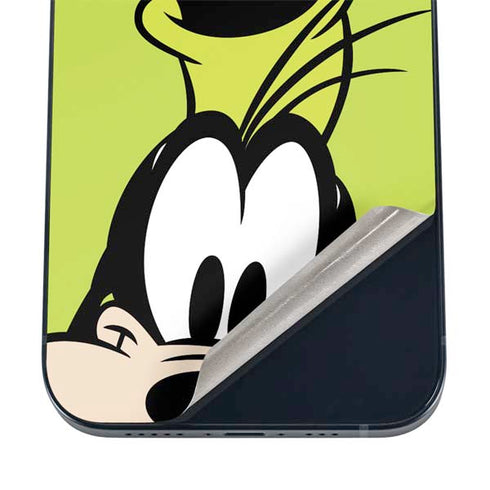 Disney Friends Goofy Up Close iPhone 17 Skin