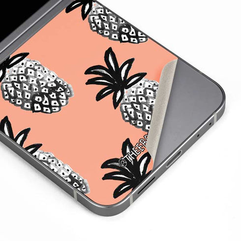 Bouffants and Broken Hearts Gray Scale Pineapple Galaxy Z Flip6 Skin
