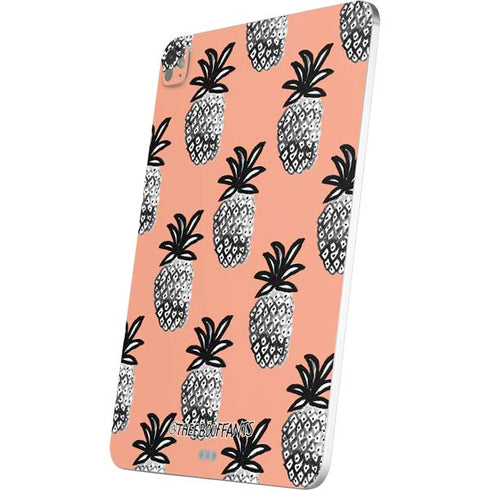 Bouffants and Broken Hearts Gray Scale Pineapple iPad Pro 13in M4 (2024) Skin
