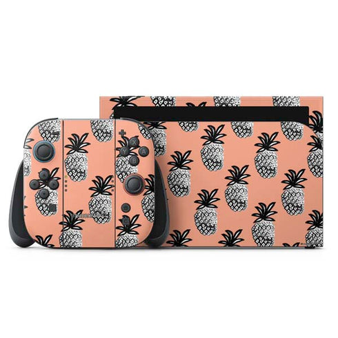 Bouffants and Broken Hearts Gray Scale Pineapple Nintendo Skins
