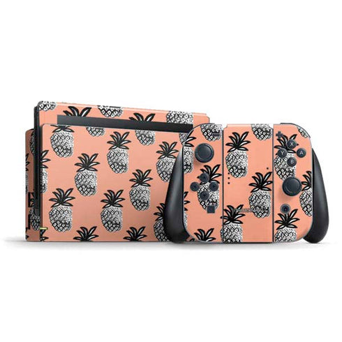 Bouffants and Broken Hearts Gray Scale Pineapple Nintendo Skins
