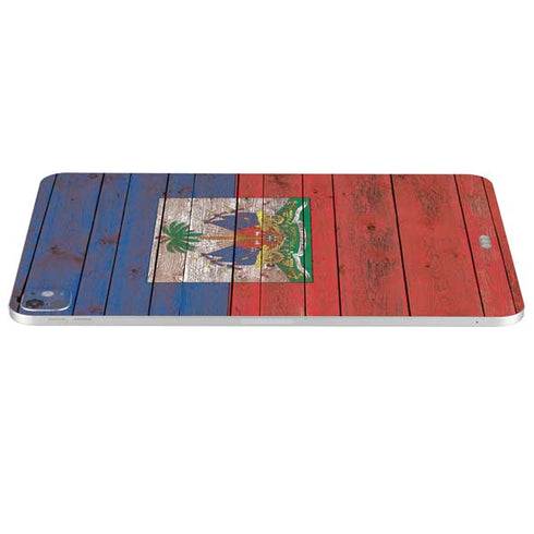 Haiti Flag Dark Wood iPad Pro 13in M4 (2024) Skin