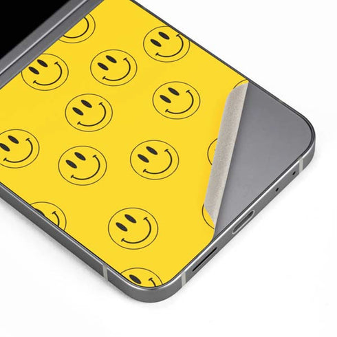 Happy Face Pattern Galaxy Z Flip6 Skin